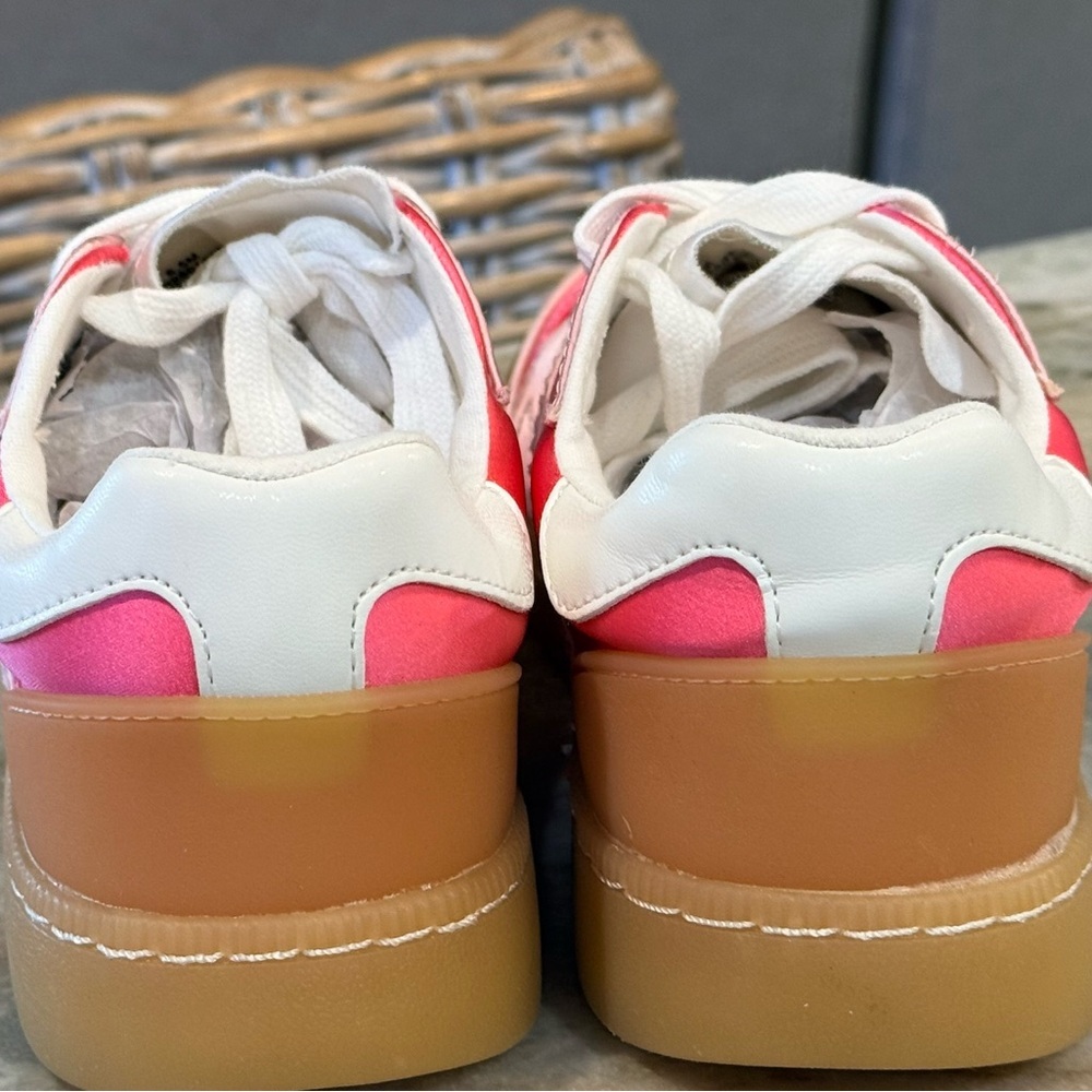 NEW Women’s MIA Vesta pink sneakers- Size 6.5 - Picture 3 of 10
